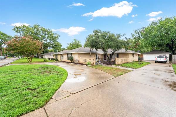 2318 Perryland Drive, Arlington, TX 76013