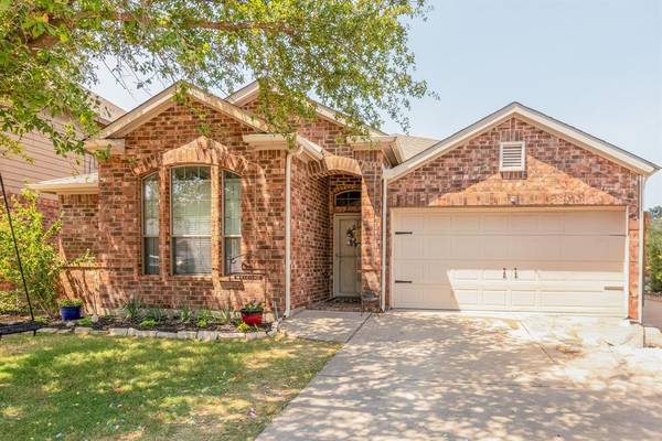 10437 Evening View Drive, Fort Worth, TX 76131