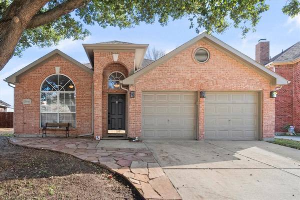 5016 White Oak Drive, Grand Prairie, TX 75052