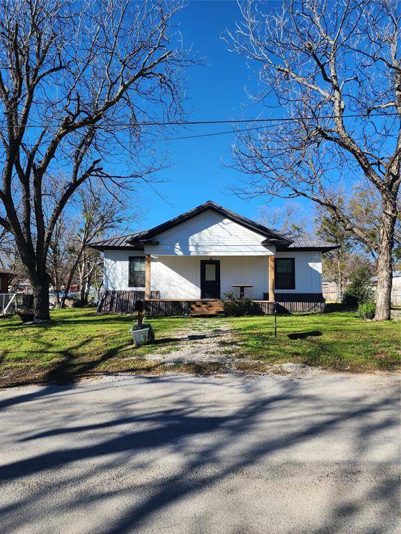 505 N Page Street, Comanche, TX 76442