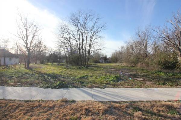 424 E Walnut Street, Hillsboro, TX 76645