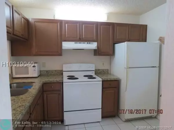 Pembroke Pines, FL 33024,104 NW 93rd Ave  #102