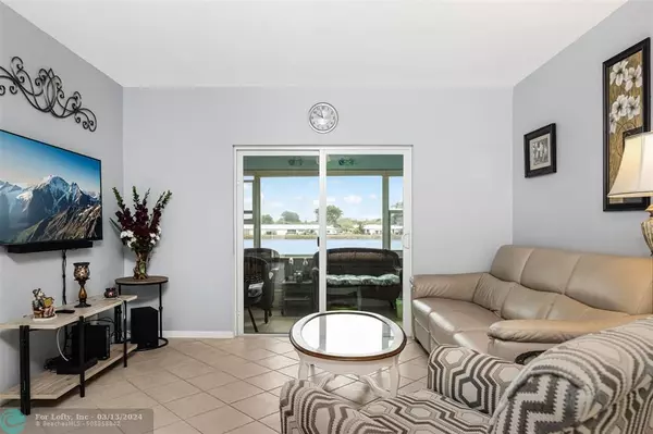 Boynton Beach, FL 33426,1118 Lake Terrace  #211