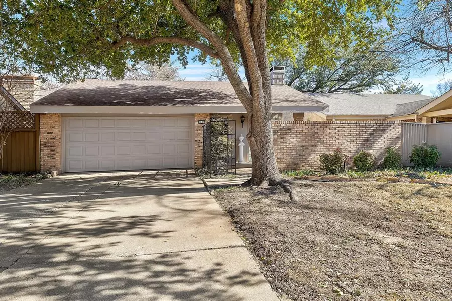 1609 Grandview Drive, Arlington, TX 76012