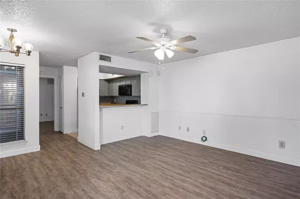 Dallas, TX 75243,9807 Walnut Street #107