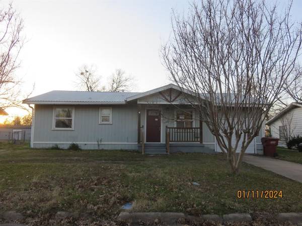 1309 Pine Street, Bonham, TX 75418