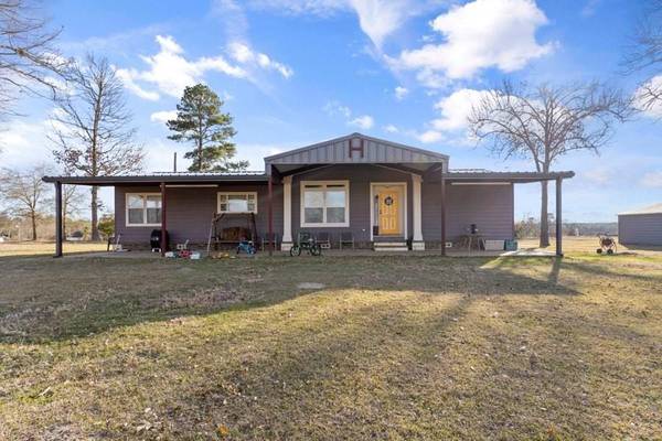 713 W Ball Park Road, Overton, TX 75684