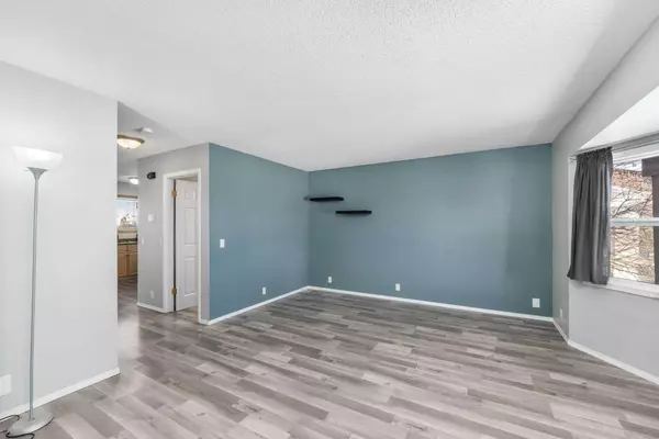 Airdrie, AB T4B 1W9,535 Summerwood PL SE