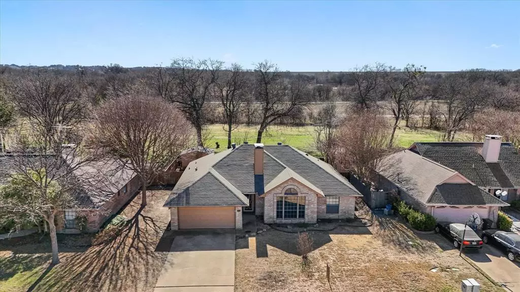 1128 Rio Grande Drive, Benbrook, TX 76126