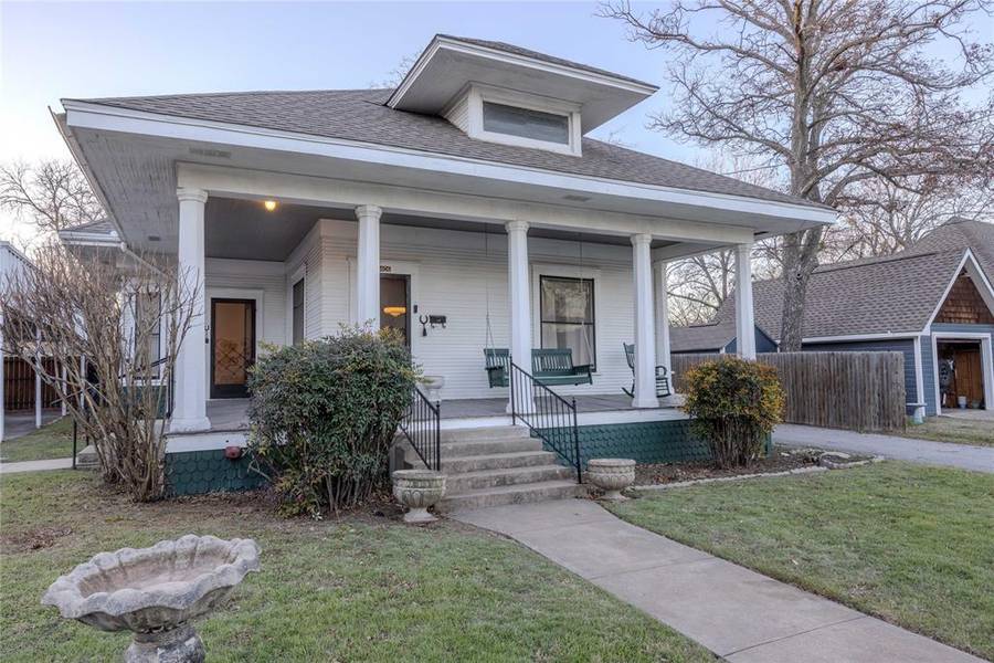 406 S Waco Street, Weatherford, TX 76086