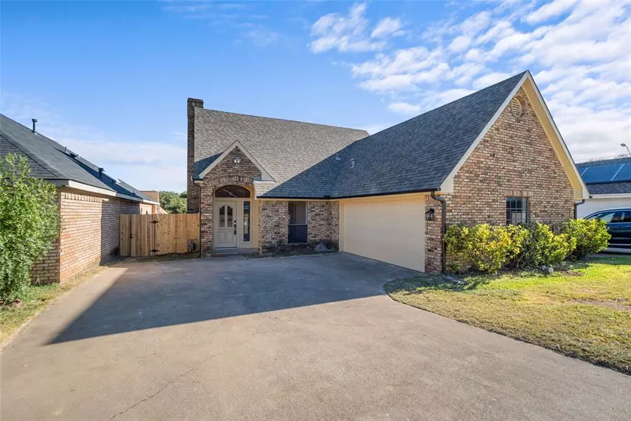 1308 Towne Colony Drive, Irving, TX 75061