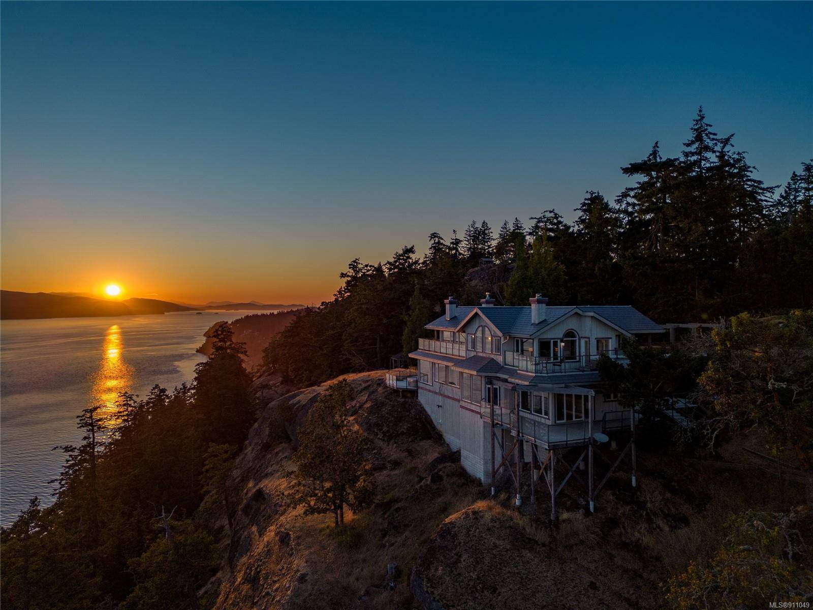 Pender Island, BC V0N 2M0,5915 Pirates Rd