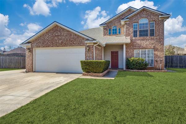 325 Georgian Oak Court, Lake Dallas, TX 75065