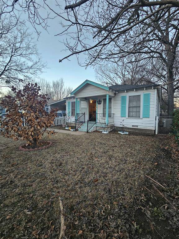 8429 Nisqually Street,  Dallas,  TX 75217