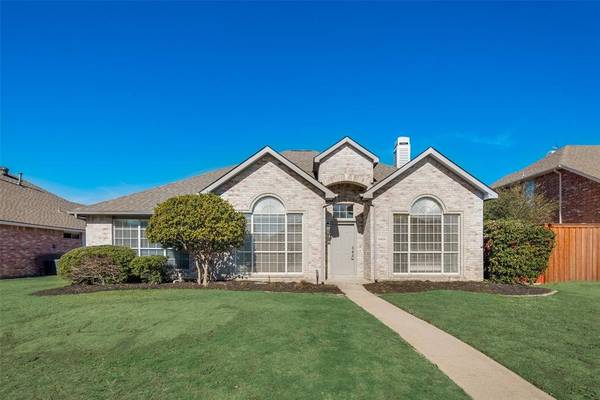 8409 Circleview Street, Rowlett, TX 75088