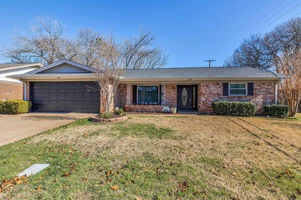 324 Moore Creek Road, Hurst, TX 76053