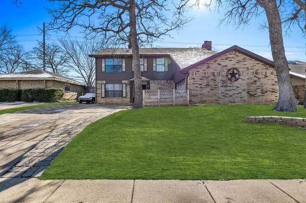 302 Laurel Lane, Euless, TX 76039