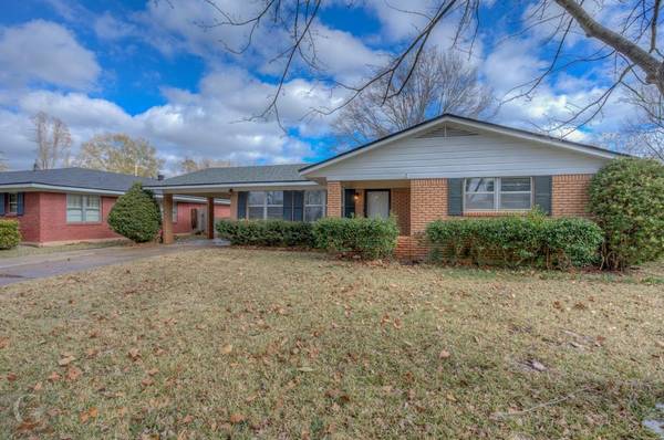 2031 LOVERS Lane, Shreveport, LA 71105