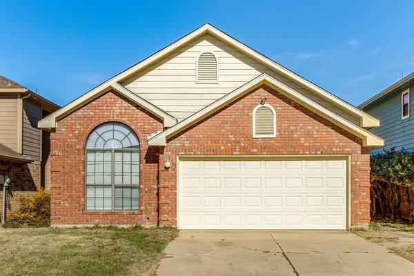 1204 Broken Arrow Trail, Carrollton, TX 75007