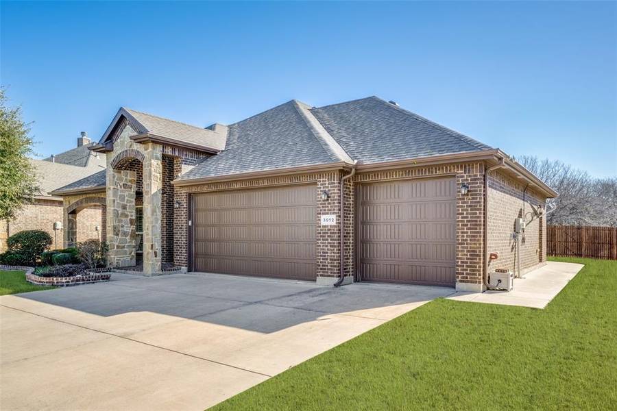 3012 Saddle Creek Drive, Fort Worth, TX 76177