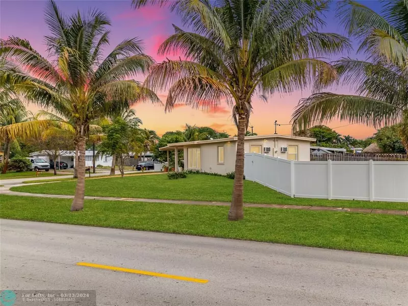 1500 NE 42nd St, Pompano Beach, FL 33064