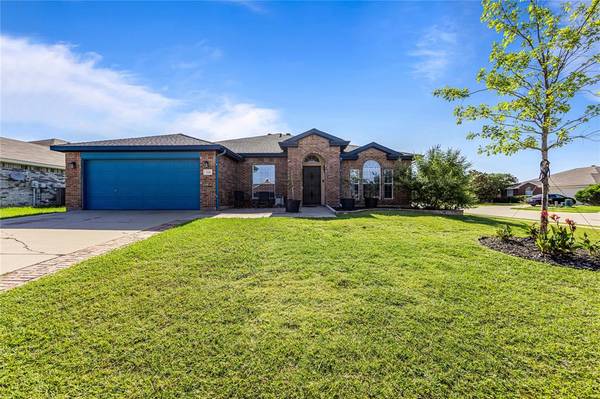 124 Thoroughbred Drive, Krum, TX 76249