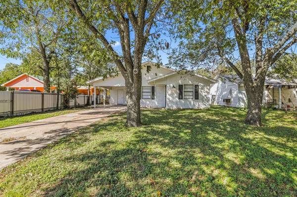 612 Woodard Avenue, Cleburne, TX 76033