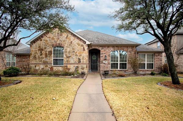 7114 Waterbury Drive, Rowlett, TX 75089