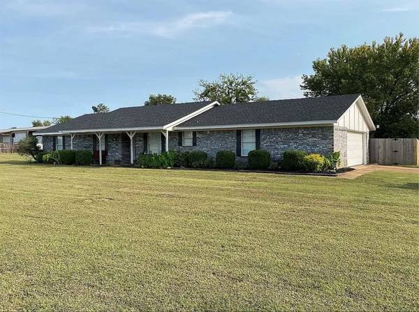 19 County Road 43040, Powderly, TX 75473