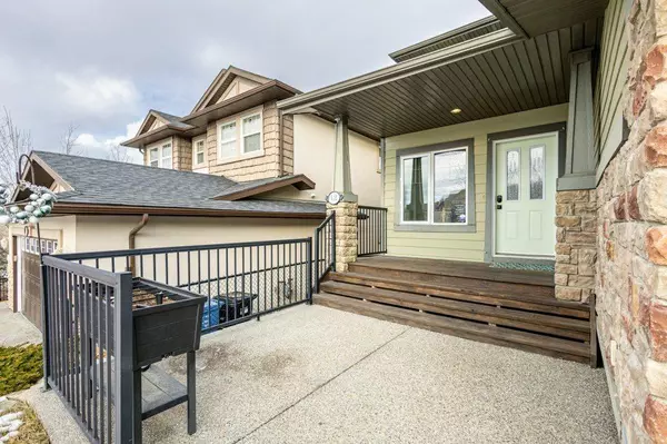 Calgary, AB T3B 5Z6,12 Crestmont WAY SW