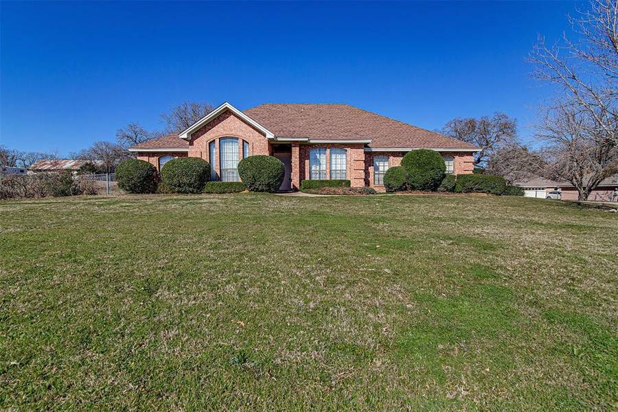 233 Bent Tree Trail, Burleson, TX 76028