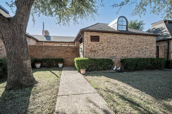 3216 STONEHENGE Lane, Carrollton, TX 75006