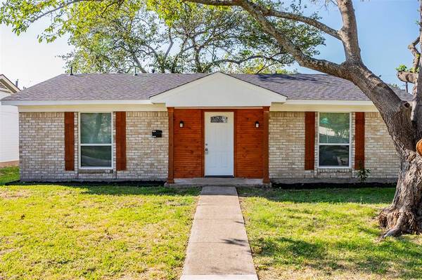 10002 Hymie Circle, Dallas, TX 75217