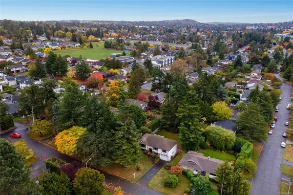 Saanich, BC V8N 2N4,1689 Hillview Ave