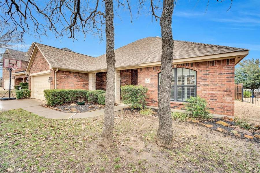 2717 Pinnacle Drive, Burleson, TX 76028