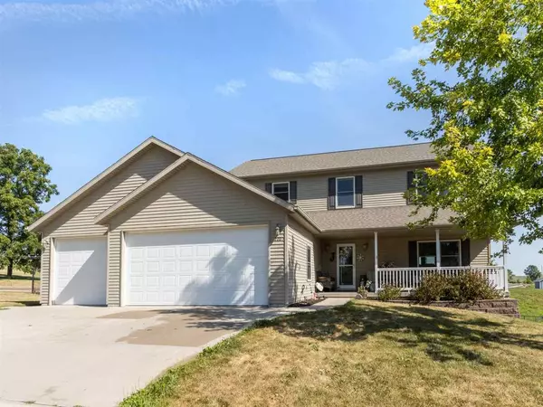 Riverside, IA 52327,220 Buckeye Lane