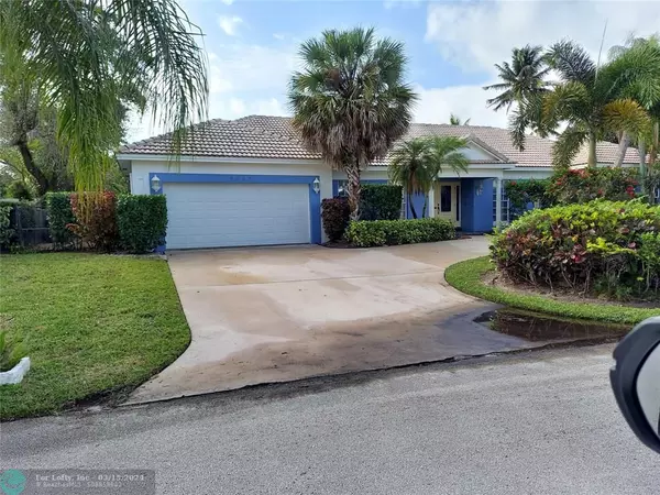 Plantation, FL 33324,8560 N Lake Dasha Dr