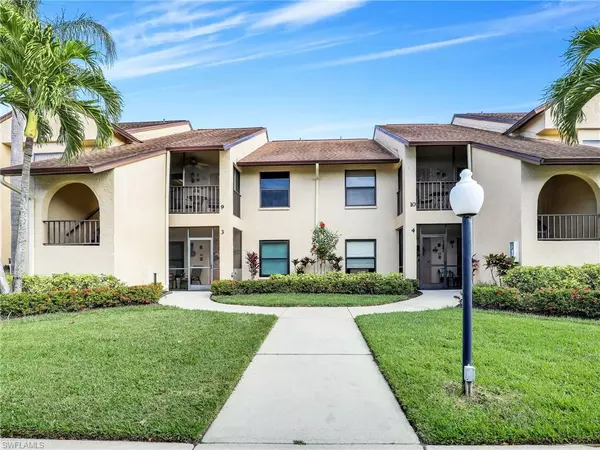 8336 Charter Club CIR 9, Fort Myers, FL 33919