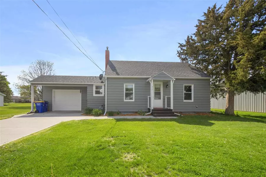 311 S 15th Avenue, Washington, IA 52353