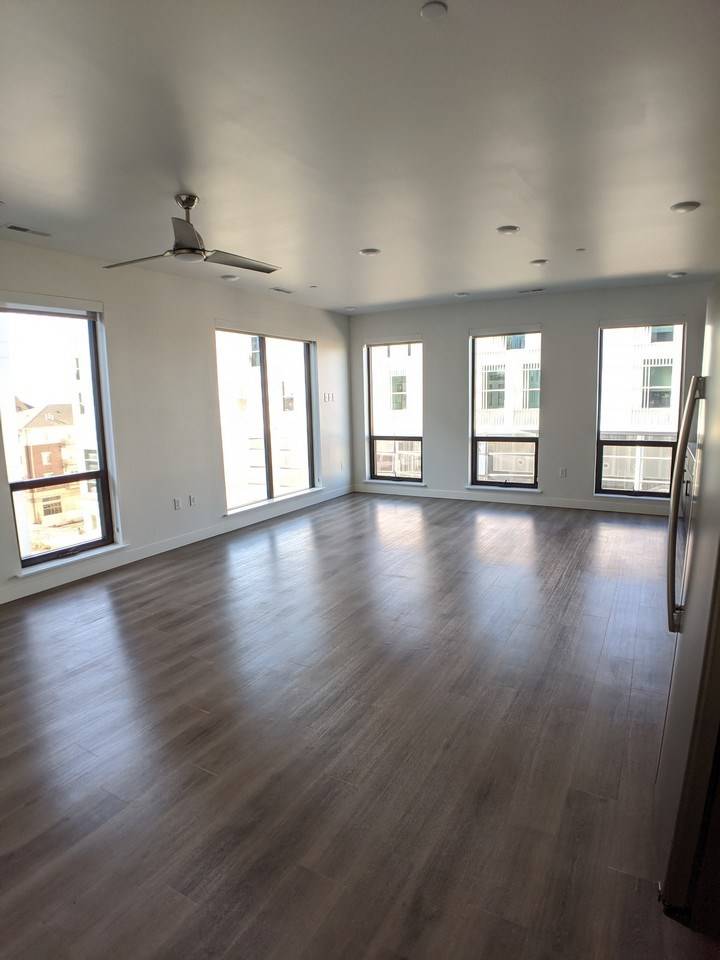 Iowa City, IA 52240,300 S Clinton St #506
