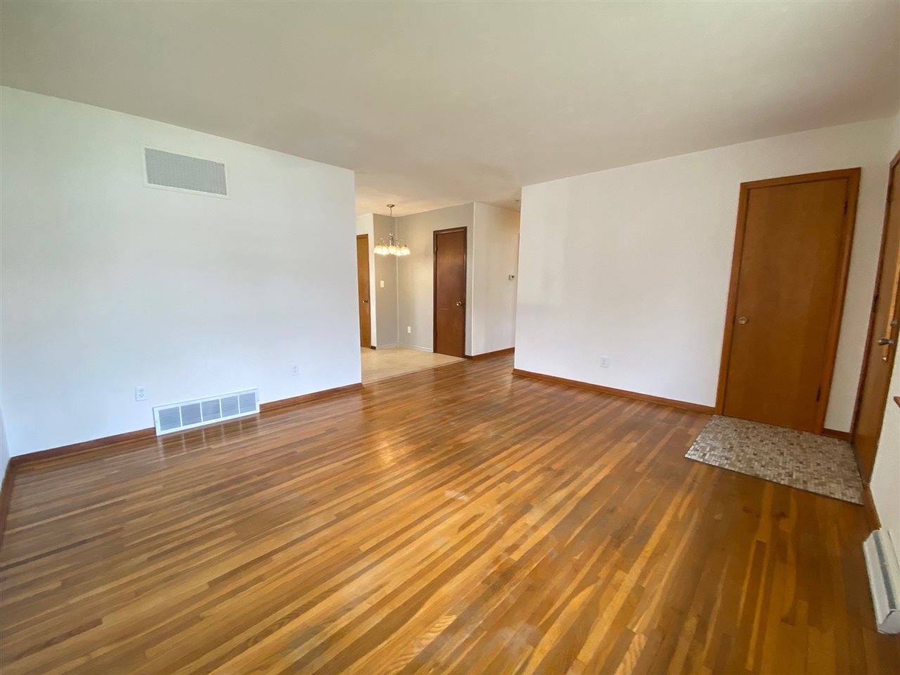 Coralville, IA 52241,709 9th Ave