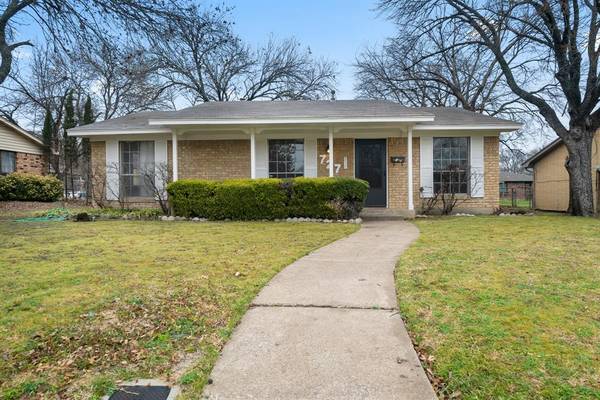 727 E Center Street, Duncanville, TX 75116