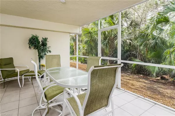 Naples, FL 34110,15495 Cedarwood LN 9-104