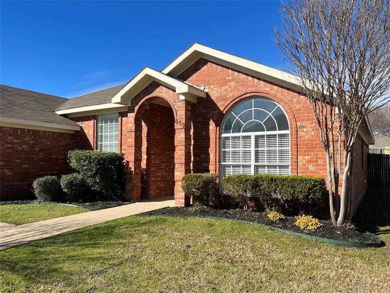 619 Manchester Drive, Mansfield, TX 76063