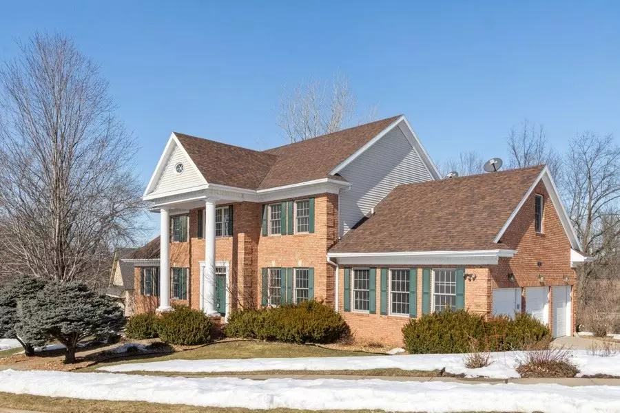 1983 High View Circle, Coralville, IA 52241