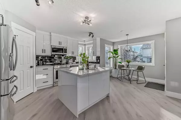 Calgary, AB T2Z 3S8,129 Douglas Glen GDNS SE