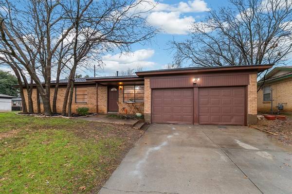 6205 Maurie Drive, Watauga, TX 76148