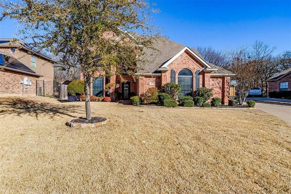 613 Trails End Court, Hurst, TX 76054