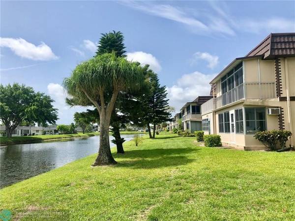 Delray Beach, FL 33446,44 Brittany Ct.  #44