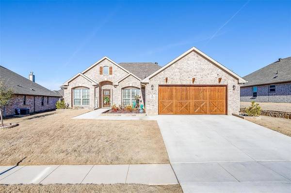 3209 Greenway Drive, Burleson, TX 76028